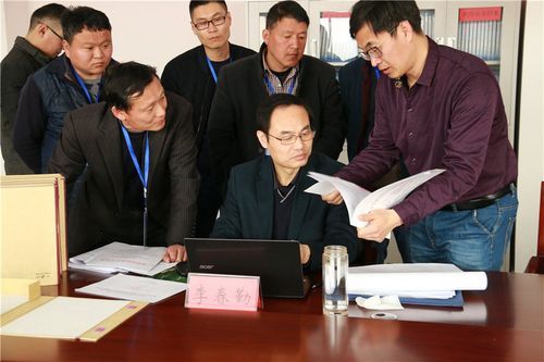 嘉祥职业高中招生办主任是谁啊？教育局招生办主任