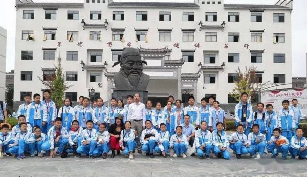 婺源文公中学录取分数线2023？婺源教育招生
