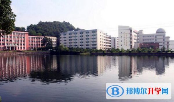 垫江育才中学是公办吗？垫江县教育招生收费标准