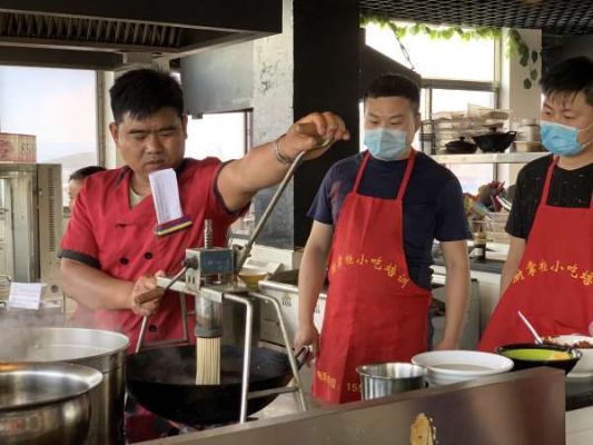 本人想到郏县学习饸饹面，哪位大神推荐下哪家好吃？郏县成人教育招生学费