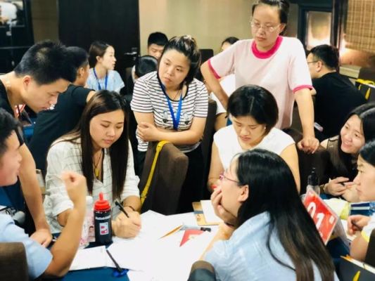 在教育机构做招生课程顾问的工作怎么样，大学毕业？教育公司的招生老师工作