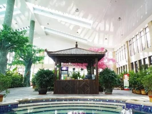 北黄海温泉小镇营业时间？东港成人高等教育招生