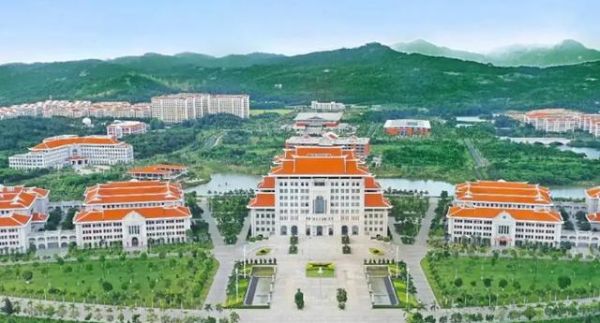 厦门大学主校区在哪？厦门国防教育在哪里招生