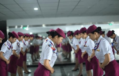 女孩专科十大铁饭碗？漯河空姐教育培训招生简章