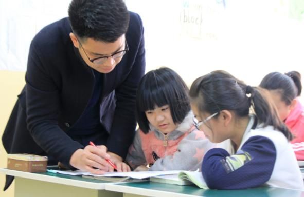 辅导学校老师有没有前途？（教育行业招生老师好做吗吗）