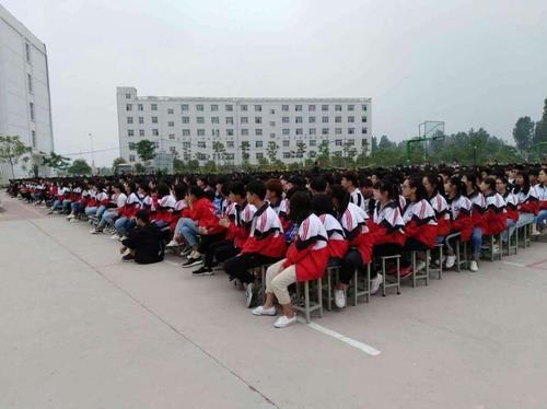 滑县职业中等专业学校可以带手机吗？（安阳滑县成人教育招生网）