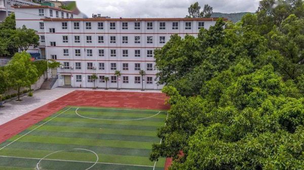 攀枝花新鸥鹏学校是中小吗？（攀枝花教育招生网官网）