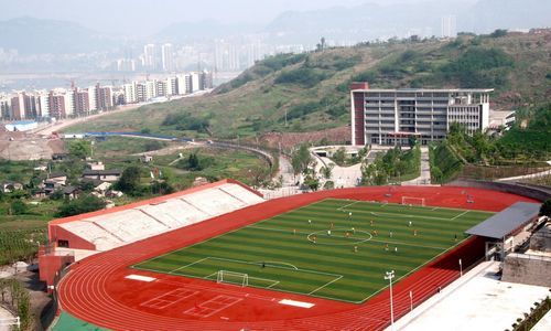 万州江南中学是贵族学校吗？（重庆市教育学校招生办电话）