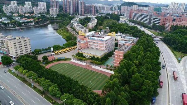 翡翠山湖学校好还是金凤凰学校好？（翡翠教育招生模式）