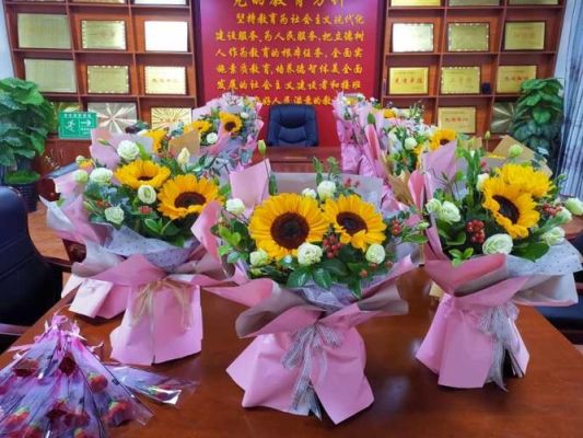 校字造句一年级简单？（教育机构招生花束）