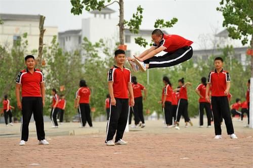 塔沟武校暑假班招生在老校区还是新校区？（暑假教育培训招生）