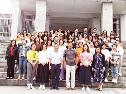 垫江育才中学师资力量怎么样？（垫江县小型教育招生团队）
