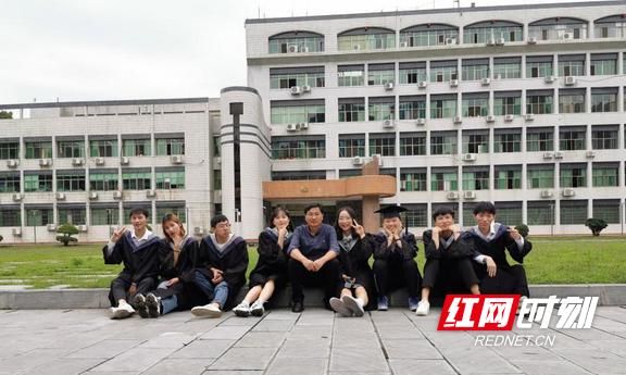 初中毕业可以读吉首大学吗？（吉首大学初中教育招生）